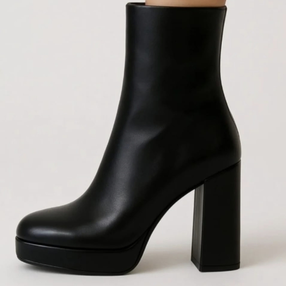 French Connection women's gogo ankle boot, Size 6.0 New with box. - Picture 7 of 12